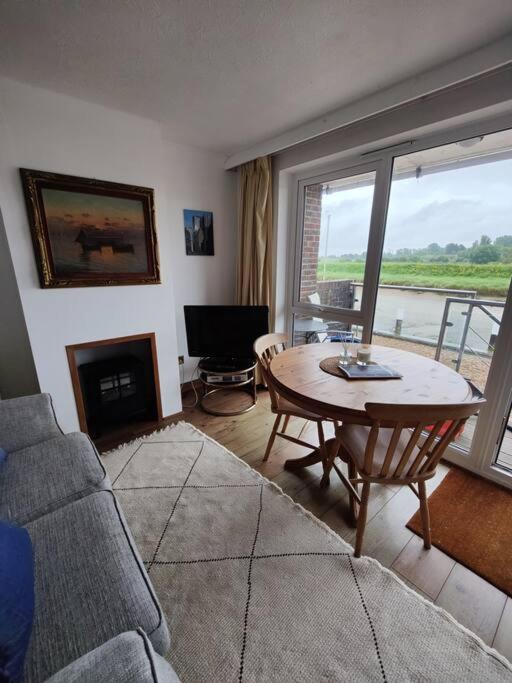 Stunning 1 Bedroom Apartment Over Looking River Rye Luaran gambar