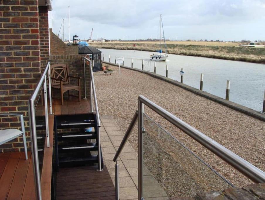 Stunning 1 Bedroom Apartment Over Looking River Rye Luaran gambar